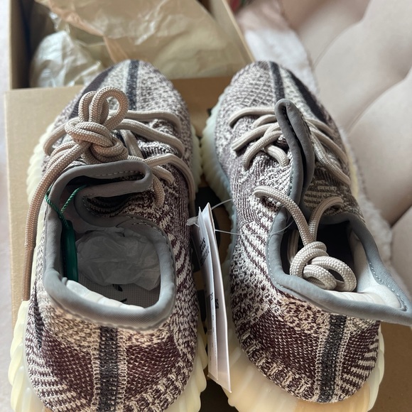 adidas Yeezy Boost 350 V2 Zyon - Picture 9 of 10